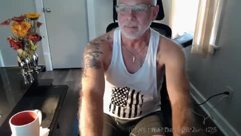 Snapshot of wasted_daze_ chatting on 10.05.25 wasted_daze_ online show from 10.05.25