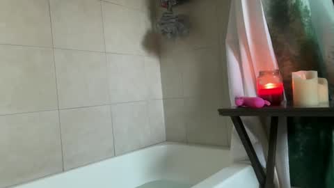 WatchUsFuck69247 online show from 01.29.25