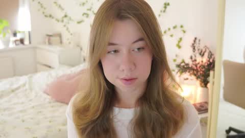 Snapshot of watermelon_sugar_ chatting on 10.03.25 Tess Pls support me with Can we reach 155 my favorite number online show from 10.03.25