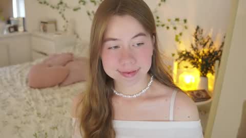 Snapshot of watermelon_sugar_ chatting on 10.10.25 Tess Pls support me with Can we reach 155 my favorite number online show from 10.10.25