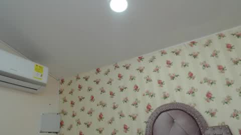 Milf Latina online show from 04.08.26