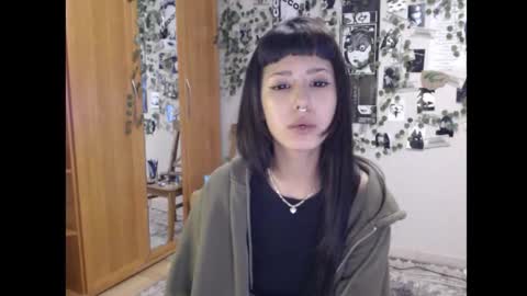 Mina online show from 10.17.25