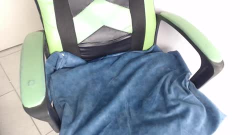 Trixie 3 online show from 12.20.25