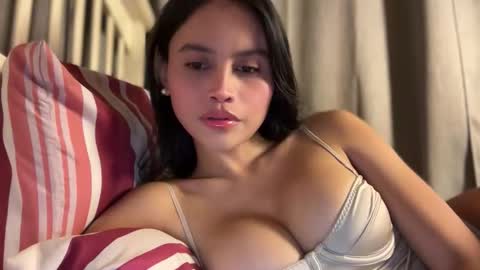 Snapshot of webcammaggie chatting on 10.29.25 Maggie online show from 10.29.25