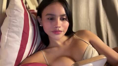 Snapshot of webcammaggie chatting on 11.04.25 Maggie online show from 11.04.25