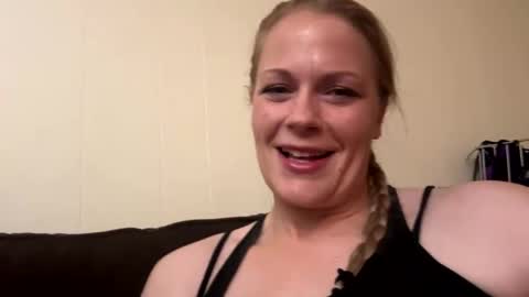 Snapshot of webcumcouple chatting on 05.15.26 HayleyJay online show from 05.15.26