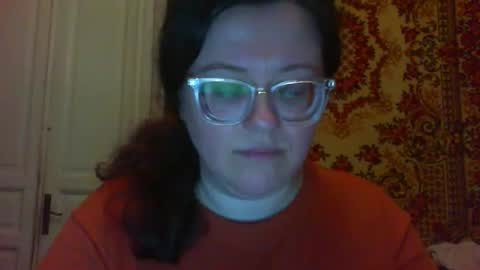 Snapshot of webgirl2 chatting on 11.16.25 Marina online show from 11.16.25