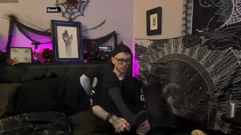 Snapshot of webz_and_kordz chatting on 05.15.26 WebzKordz online show from 05.15.26