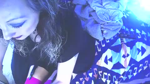 Snapshot of weluvwoman84 chatting on 01.25.25 RiZZA and MiKE online show from 01.25.25