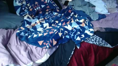 Snapshot of weluvwoman84 chatting on 01.27.25 RiZZA and MiKE online show from 01.27.25