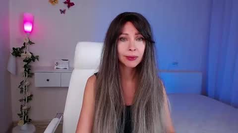 Snapshot of wendifoster chatting on 10.23.25 Wendi Foster online show from 10.23.25