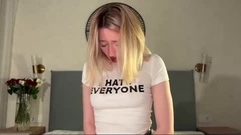 Daisy    online show from 02.14.26