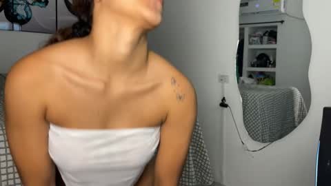 Snapshot of wendy_and_alex1712 chatting on 10.28.25 Wendy Alex online show from 10.28.25