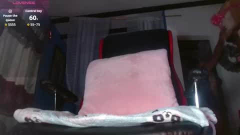 Snapshot of wendy_rivera chatting on 11.06.25 Wendy online show from 11.06.25