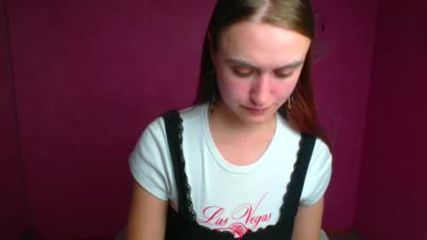 Snapshot of wendy_say_ chatting on 10.03.25 Wendy online show from 10.03.25