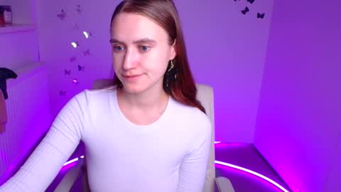 Snapshot of wendy_say_ chatting on 10.08.25 Wendy online show from 10.08.25