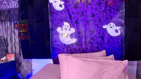 Snapshot of wensheng_ chatting on 10.18.25 WEN SHENG online show from 10.18.25