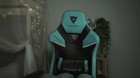 little girl who is always rightLisa online show from 10.10.25