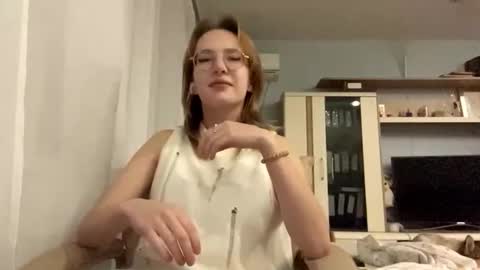 Polly online show from 11.06.25