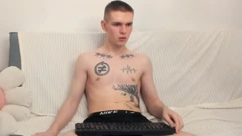 Snapshot of wesleyross chatting on 01.01.25 Wes online show from 01.01.25