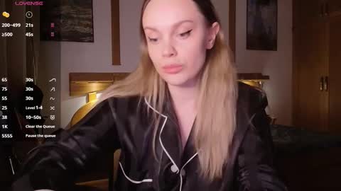 Lana online show from 10.24.25