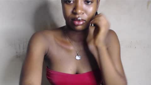 Snapshot of wet_pussy200 chatting on 05.05.26 Bella online show from 05.05.26