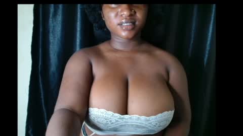 Snapshot of wet_xxpussy55 chatting on 06.18.26 Sonia online show from 06.18.26