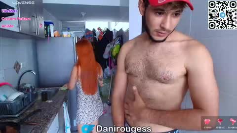 Snapshot of wetbubble chatting on 10.08.25 Mia and Dylan online show from 10.08.25