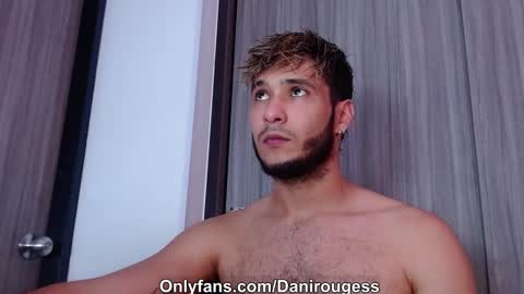 Snapshot of wetbubble chatting on 10.11.25 Mia and Dylan online show from 10.11.25