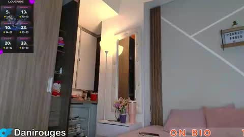 Snapshot of wetbubble chatting on 11.17.25 Mia and Dylan online show from 11.17.25