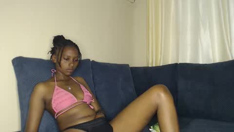 Snapshot of wetfreakym chatting on 05.07.26 Bella online show from 05.07.26