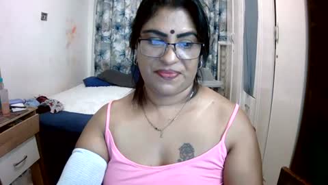 Snapshot of wetindian1971 chatting on 06.26.26 kavita online show from 06.26.26