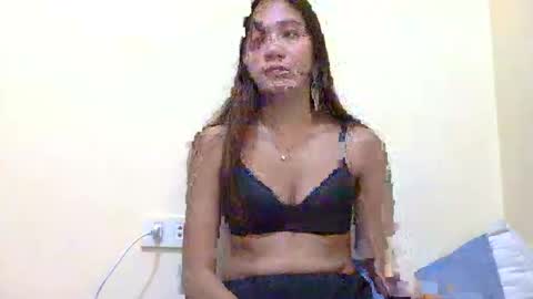Snapshot of wetpetitechix chatting on 06.09.26 wetpetitechix online show from 06.09.26