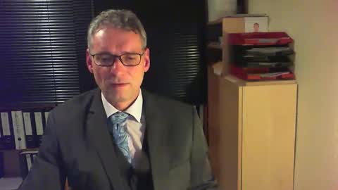 Snapshot of wetsuitedman chatting on 11.07.25 Franz online show from 11.07.25