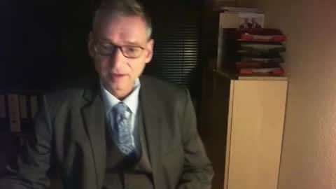 Snapshot of wetsuitedman chatting on 01.17.26 Franz online show from 01.17.26