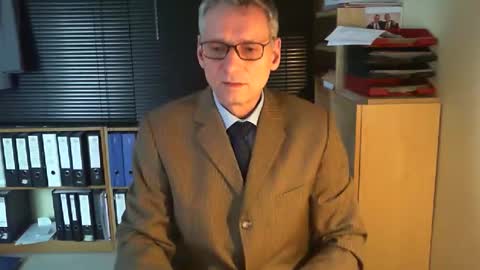 Snapshot of wetsuitedman chatting on 02.13.26 Franz online show from 02.13.26