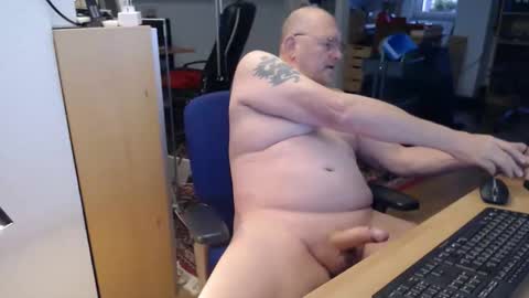 WeTwo online show from 10.06.25