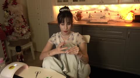 Victoria Maria online show from 12.31.24