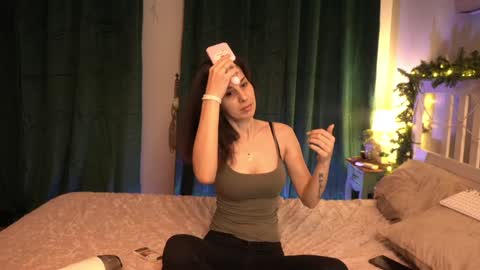 Victoria Maria online show from 01.07.25