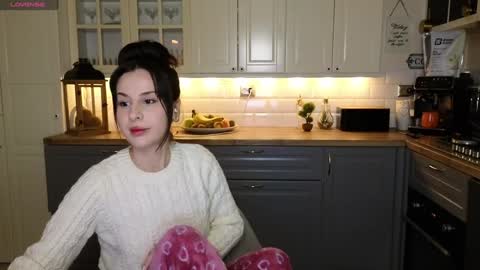 Victoria Maria online show from 01.13.25