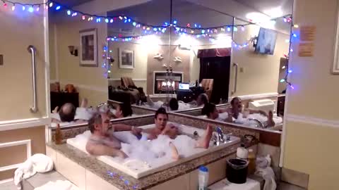 wheresmyqueenat online show from 12.17.24