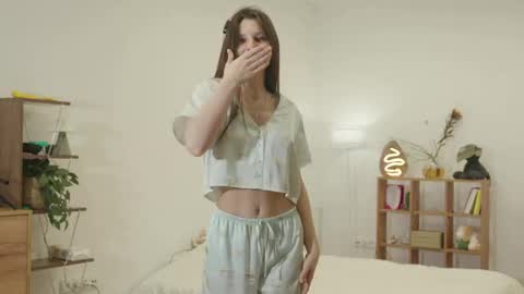 Naomi online show from 04.13.26