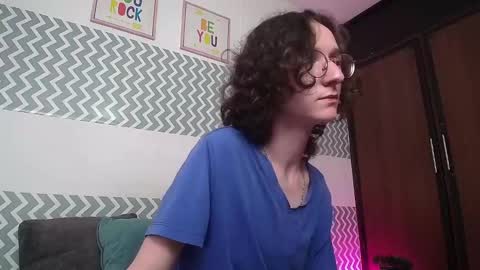 white_king4 online show from 10.06.25