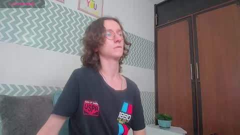white_king4 online show from 10.07.25