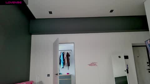 Max online show from 10.11.25