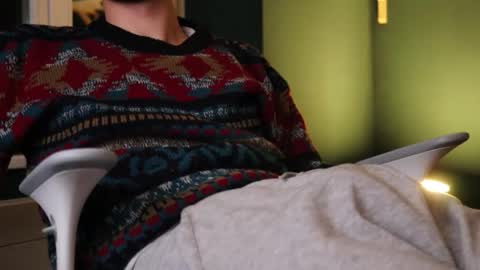 whiteeuropaboy online show from 12.13.25