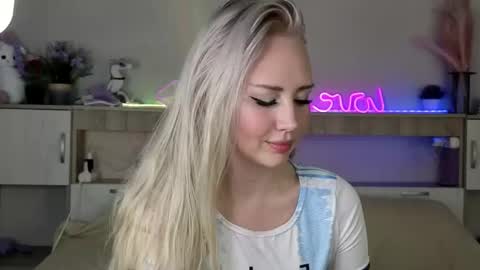 Snapshot of whitekittykitten chatting on 02.12.26 Whitekittykitten online show from 02.12.26