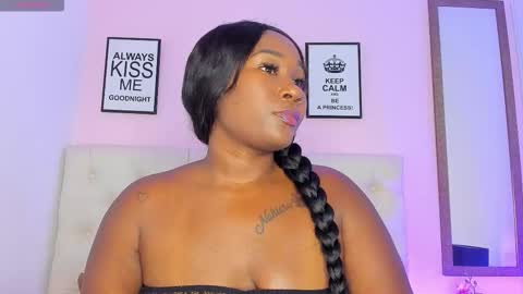 Snapshot of whitneywells chatting on 10.23.25 whitney online show from 10.23.25