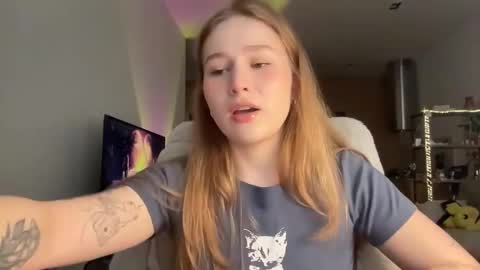 Snapshot of whoisalisa chatting on 10.05.25 Alisa online show from 10.05.25