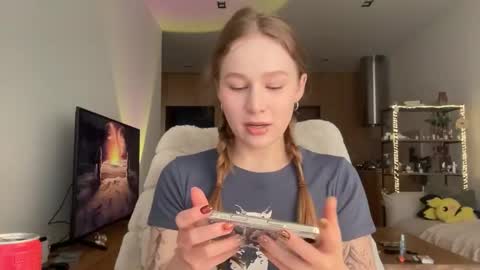 Snapshot of whoisalisa chatting on 11.06.25 Alisa online show from 11.06.25